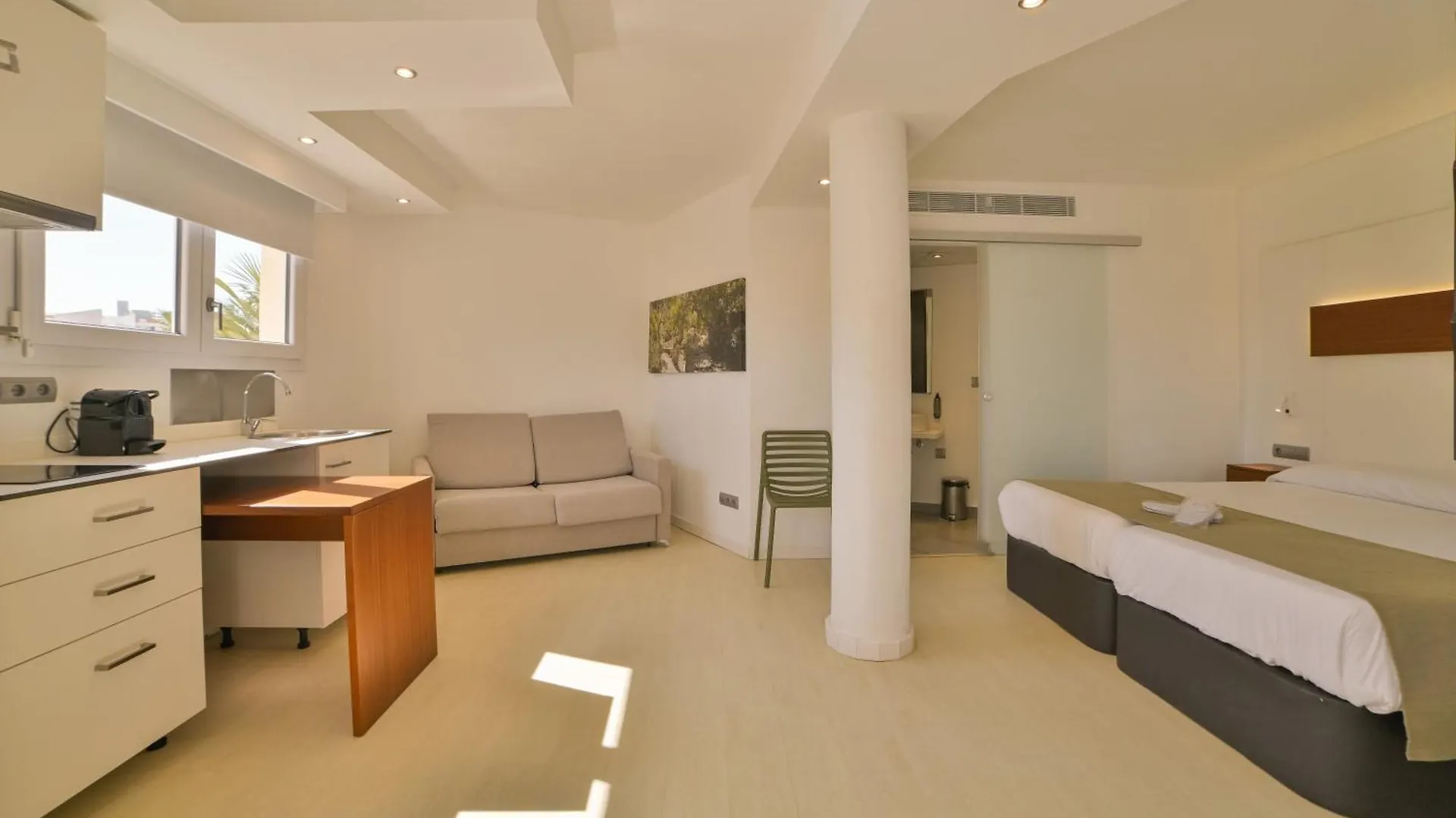 Apartamentos Azul Playa Cala Ferrera  Apart Otel