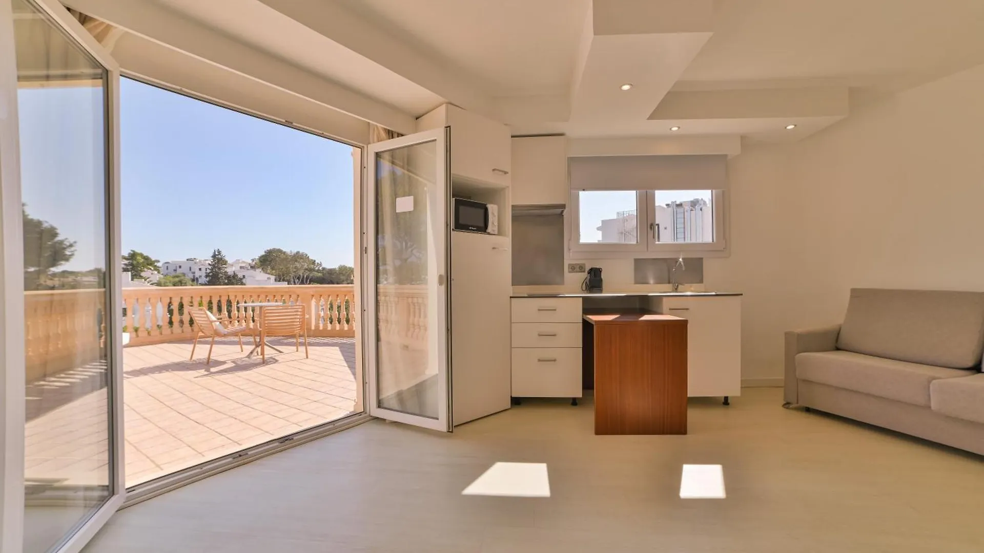 Apartamentos Azul Playa Cala Ferrera  İspanya