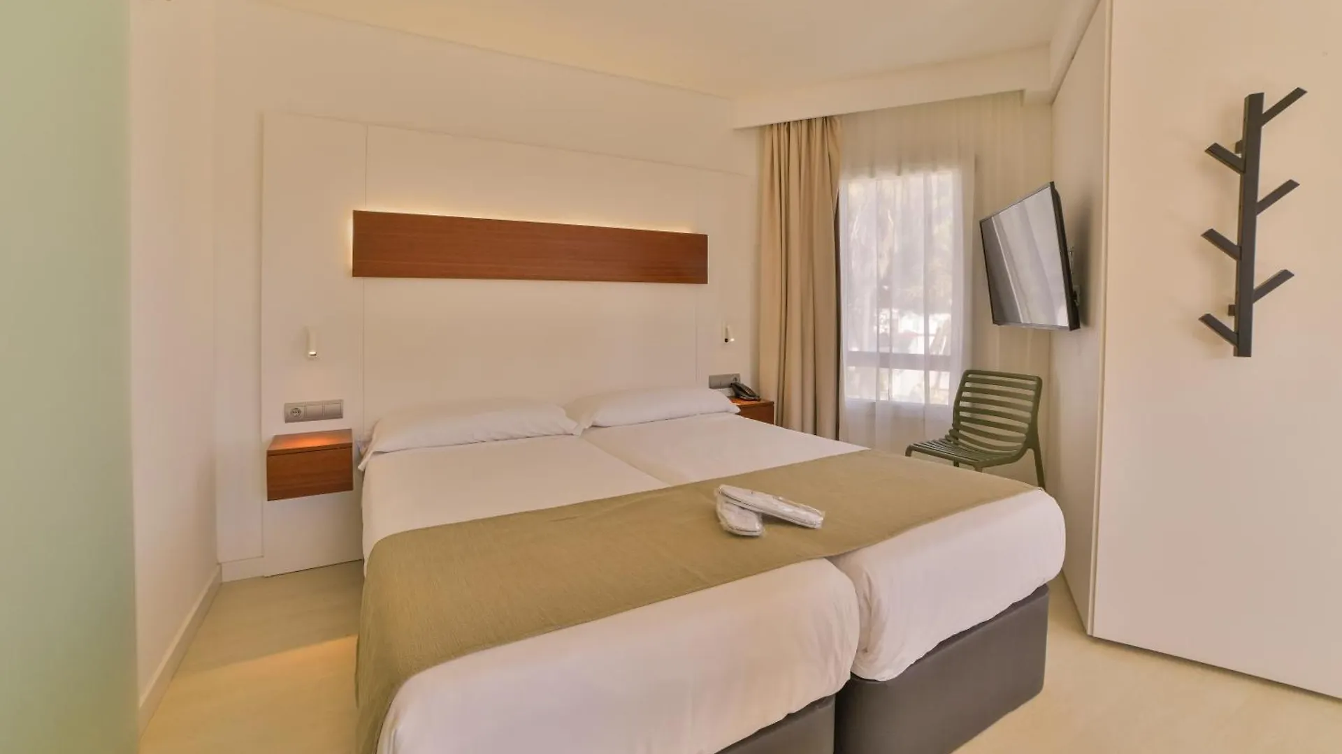 Aparthotel Apartamentos Azul Playa Cala Ferrera