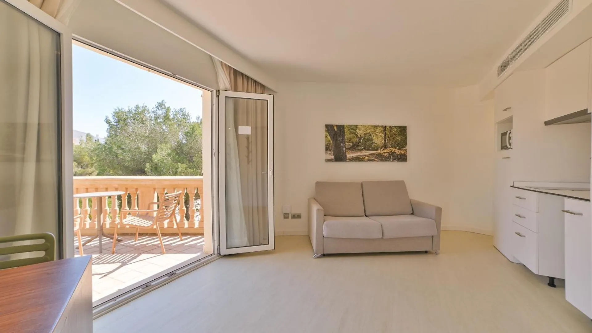 *** Aparthotel Apartamentos Azul Playa Cala Ferrera  Spain